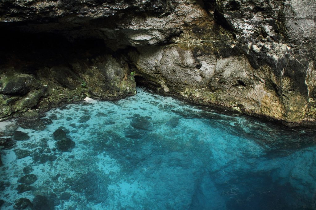 Hoyo Azul, un cenote natural para nadar cerca de Punta Cana
