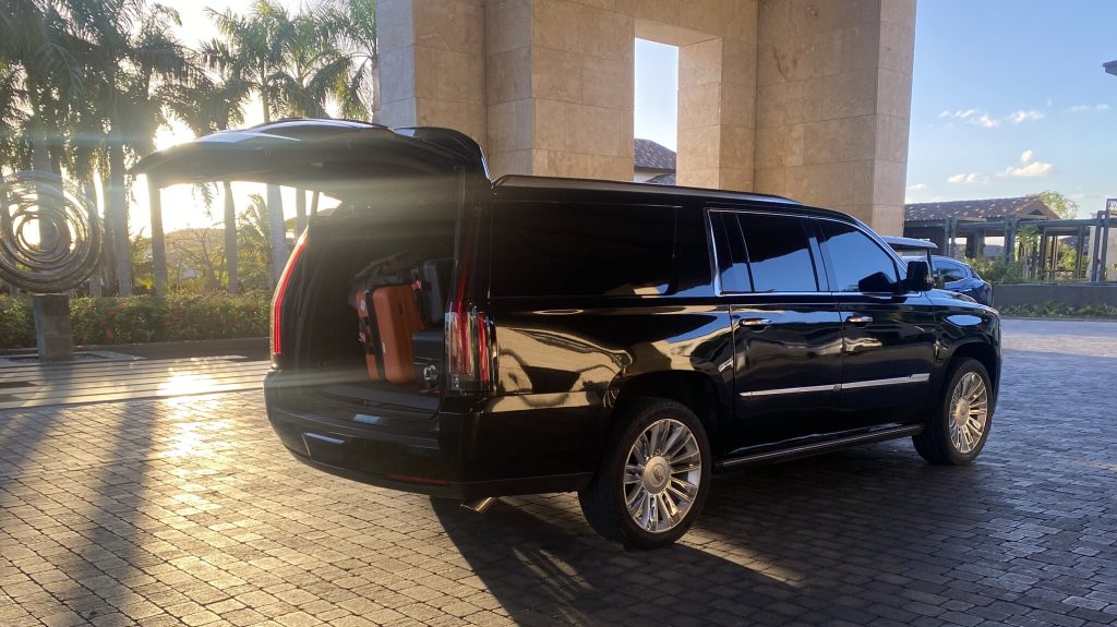 Cadillac Escalade Premium, SUV de lujo para traslados privados al aeropuerto