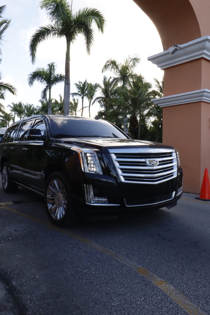 Cadillac Escalade Premium, SUV de lujo para traslados privados al aeropuerto