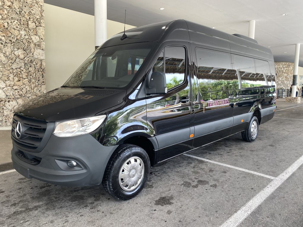 Mercedes-Benz Sprinter, minivan de lujo para traslados privados
