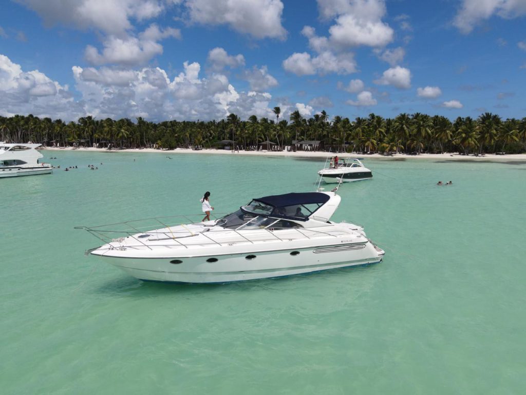 Yacht Tour